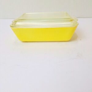 Vintage Pyrex 503C Yellow Refrigerator Dish with Clear Ribbed Glass Lid 1.5 Qt